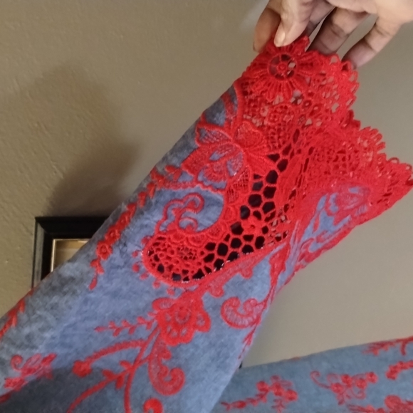 Top - Picture 2 of 5